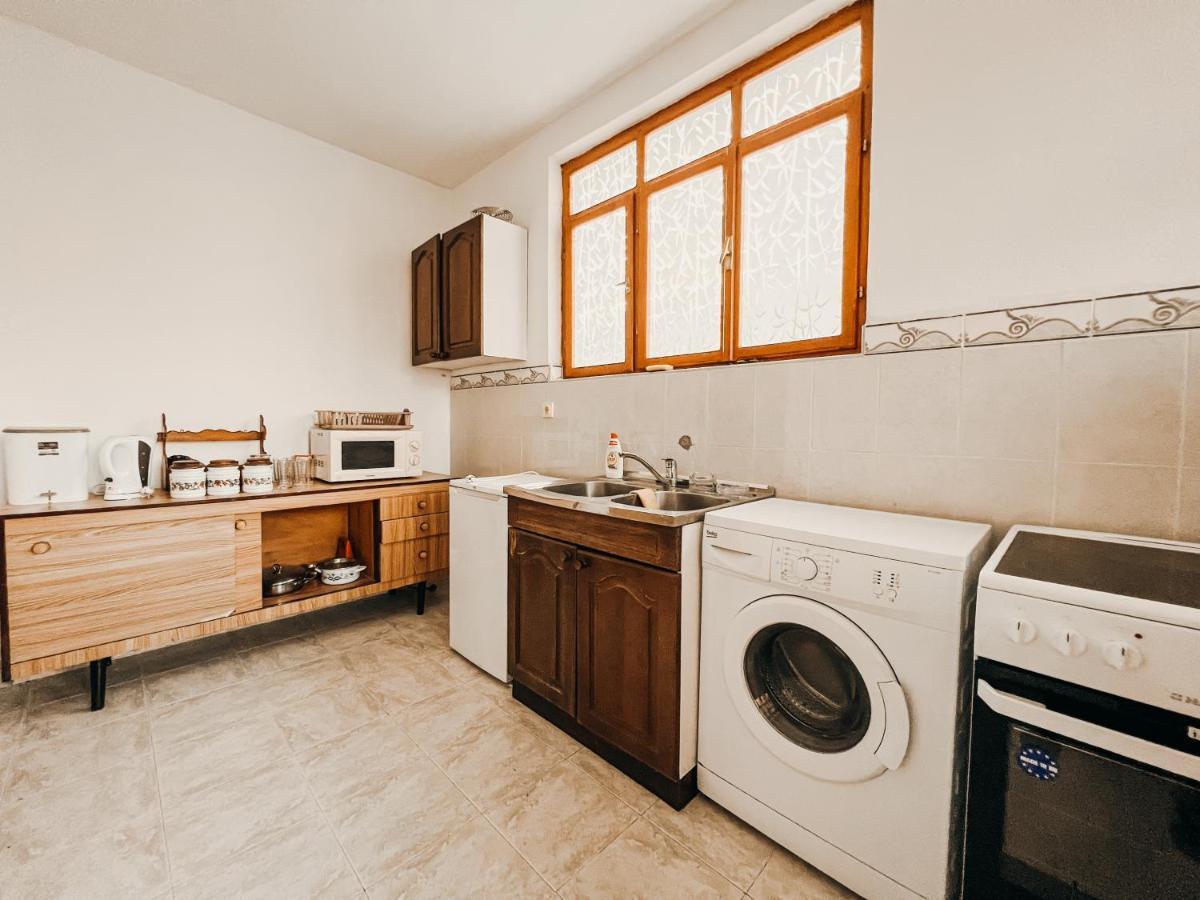 Vladivostok Apartments Tivat Eksteriør bilde