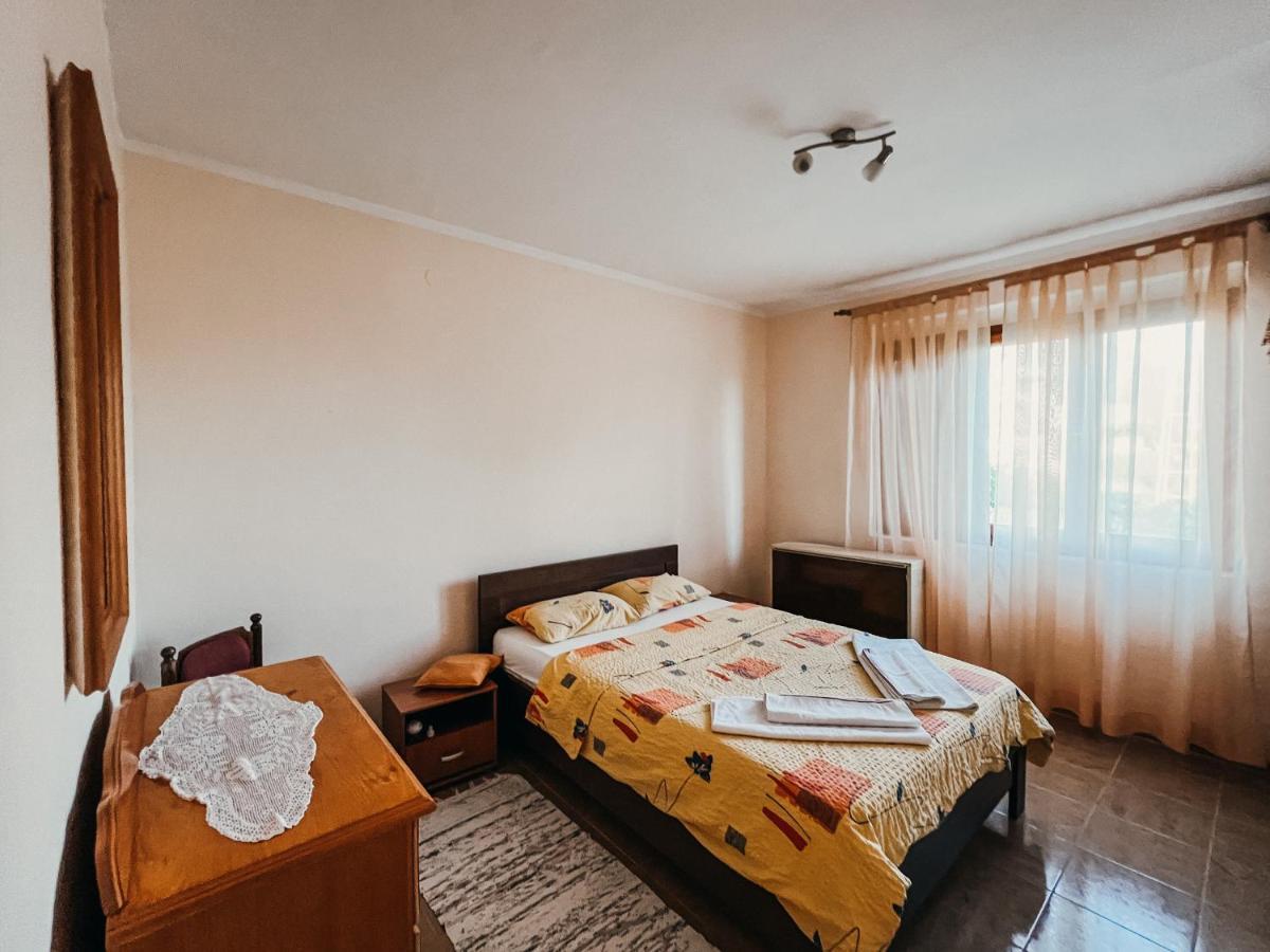 Vladivostok Apartments Tivat Eksteriør bilde