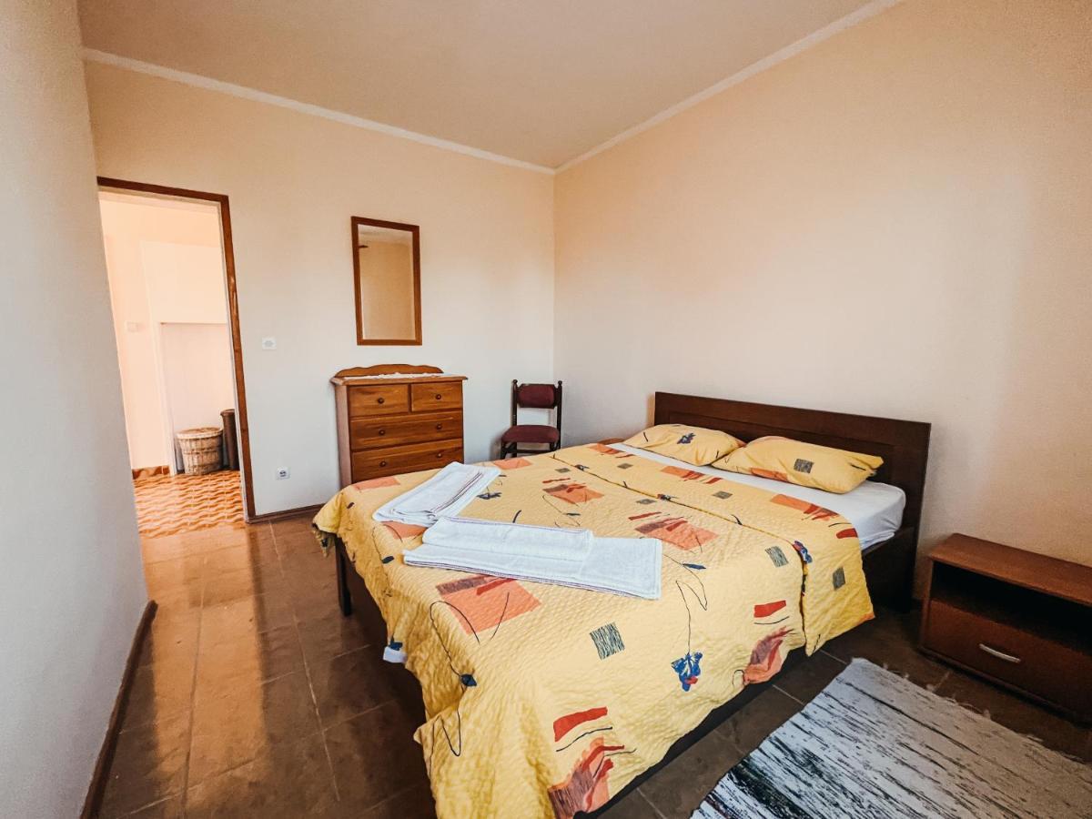 Vladivostok Apartments Tivat Eksteriør bilde