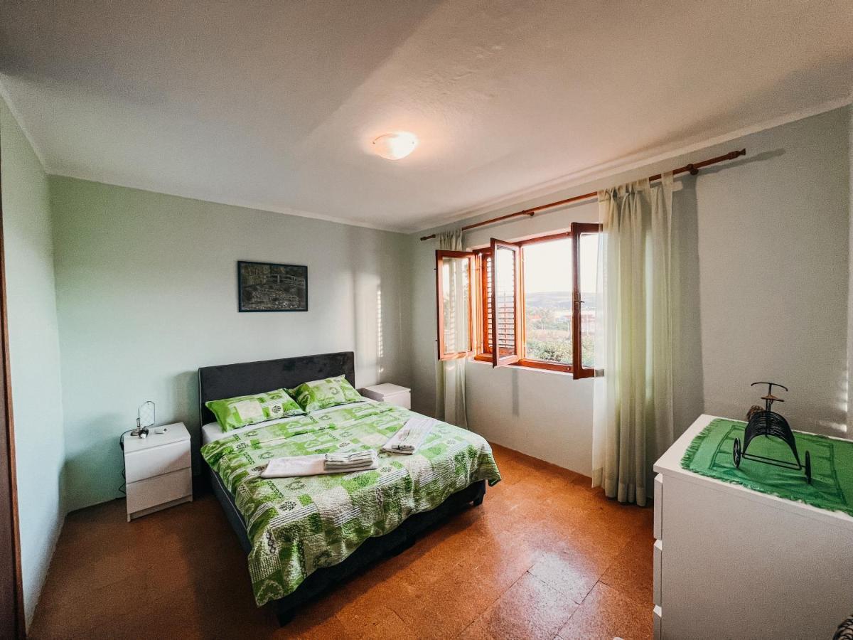 Vladivostok Apartments Tivat Eksteriør bilde