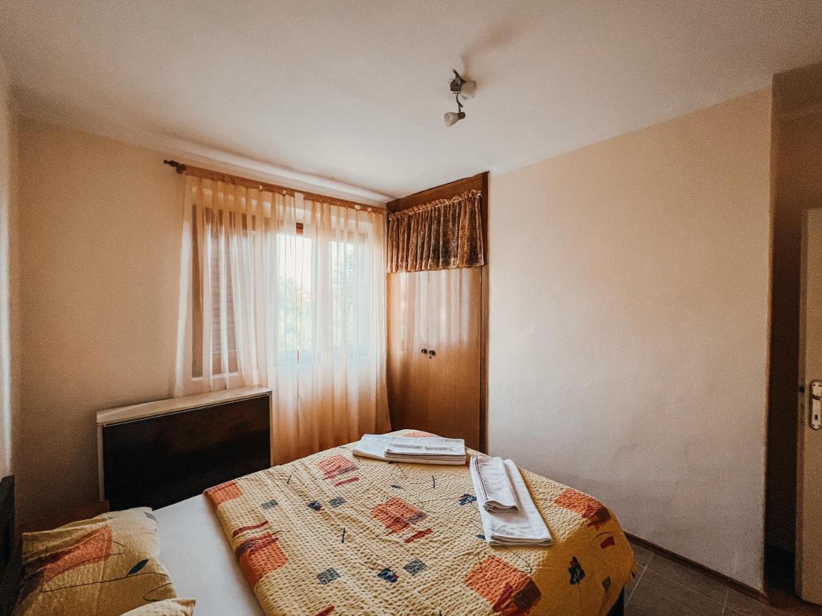 Vladivostok Apartments Tivat Eksteriør bilde