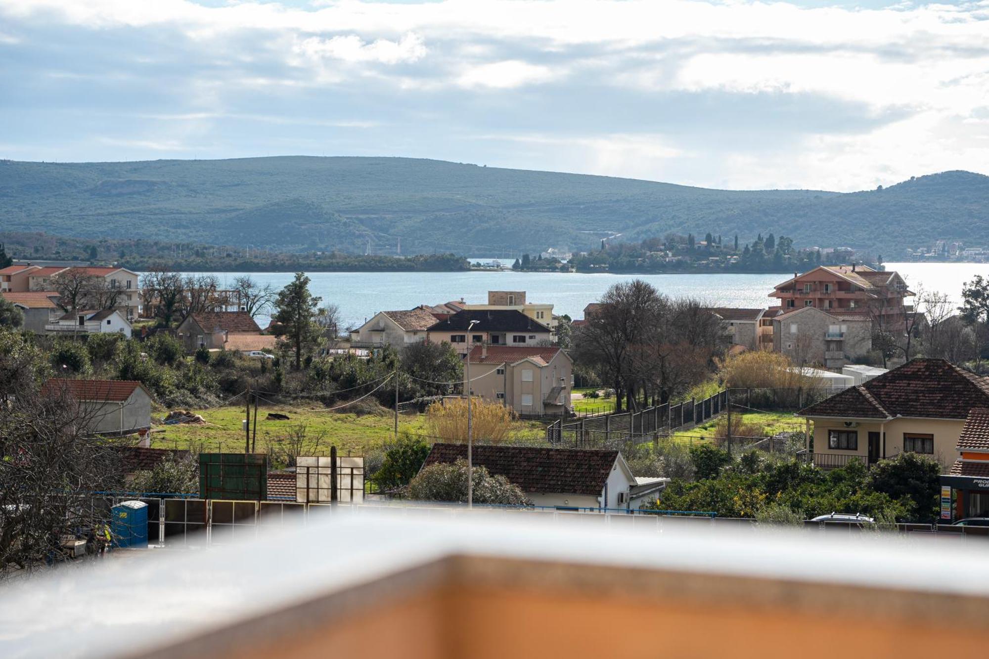 Vladivostok Apartments Tivat Eksteriør bilde