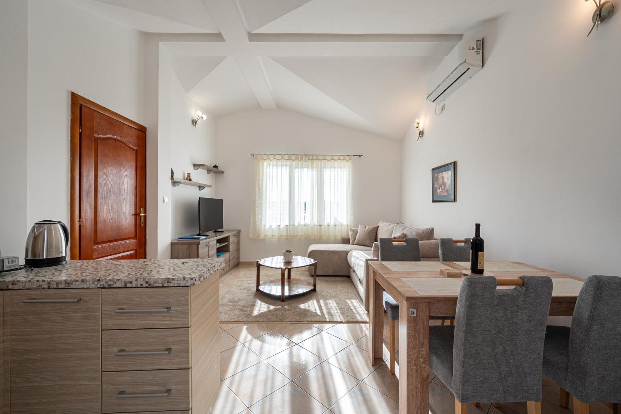 Vladivostok Apartments Tivat Eksteriør bilde