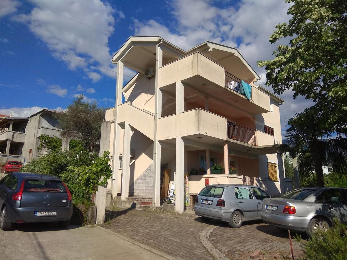 Vladivostok Apartments Tivat Eksteriør bilde